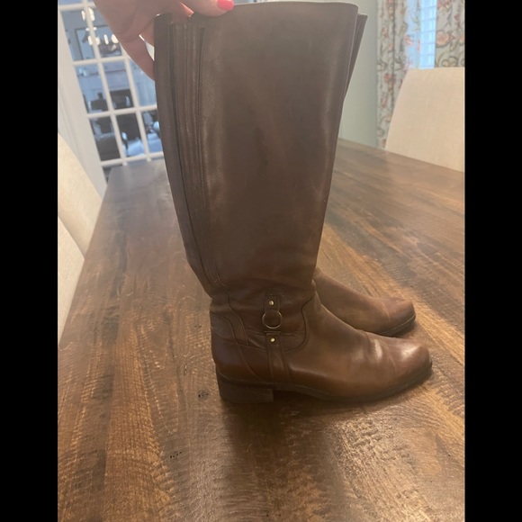 Beautiful Brown Leather Boots - Picture 1 of 3
